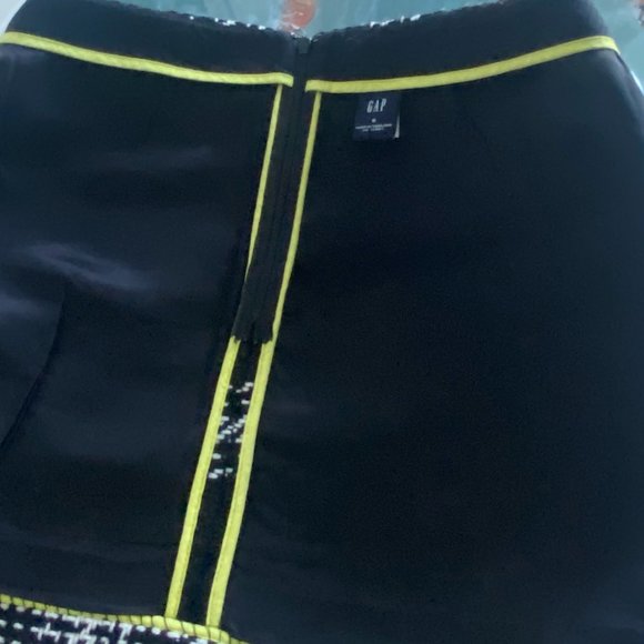 GAP Check Skirt - Picture 4 of 7